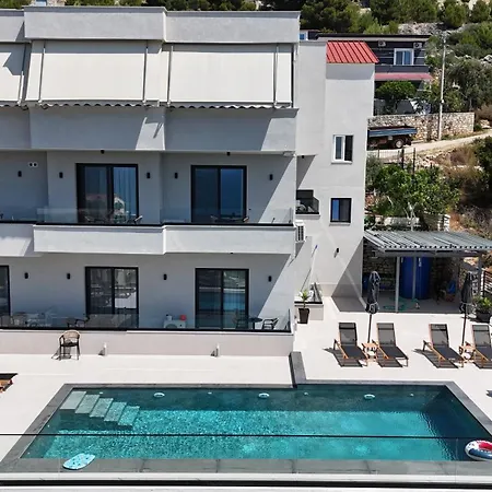 Safir Luxury Lejlighedshotel Sarandë
