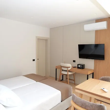 Safir Luxury 3* Sarandë