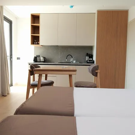 Safir Luxury アパートホテル Sarandë