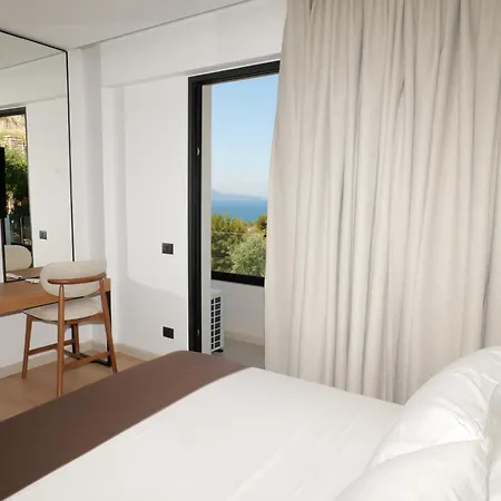 Safir Luxury アパートホテル Sarandë