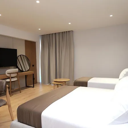 Safir Luxury 3* Sarandë