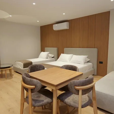 Safir Luxury アパートホテル Sarandë